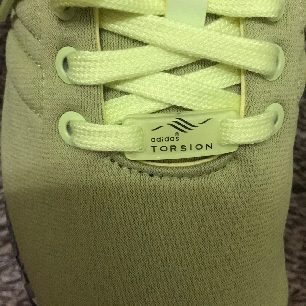 YELLOW/ HIGHLIGHTER ADIDAS SNEAKERS - Picture 4 of 6